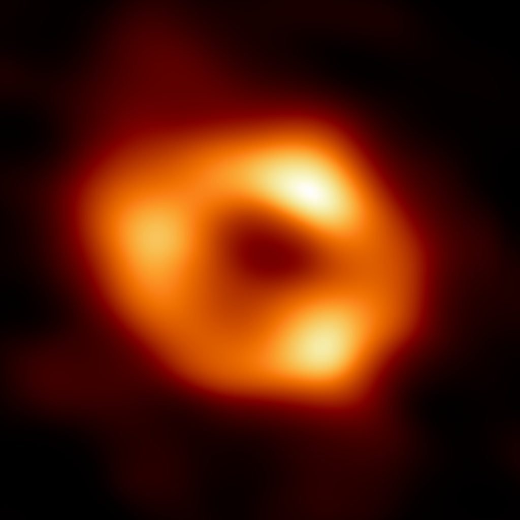 Lần đầu chụp được ảnh hố đen ở trung tâm Ngân Hà.